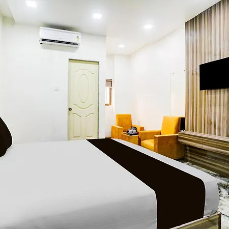Hotel Collection O Ulhasnagar Birla Temple Formerly Yash Residency 3*