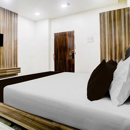 Collection O Ulhasnagar Birla Temple Formerly Yash Residency Hotel 3*