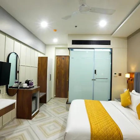 Hotel Breeze Bay Ex - Near Us Consulate, Bkc