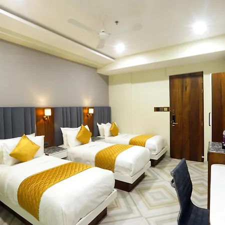 Hotel Breeze Bay Ex - Near Us Consulate, Bkc 2*