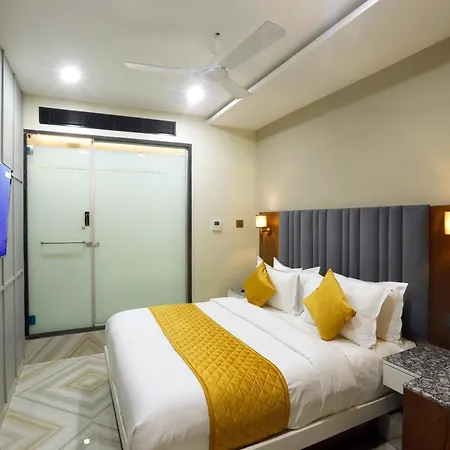 Breeze Bay Ex - Near Us Consulate, Bkc Hotel