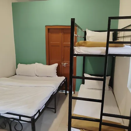 Omkar Regency Ac Goregaon West Guest house