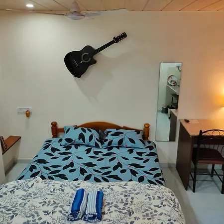 Homestay Ebony - Ac, Kitchenette, Ensuite, Independent Mumbai