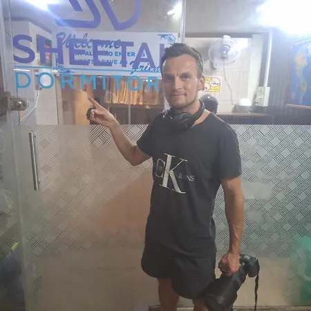 Sheetal Capsule hotel *