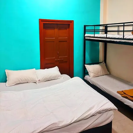 Galaxy Executive & Ac Guest house *