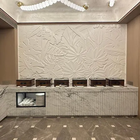 Dragonfly - The Art Hotel