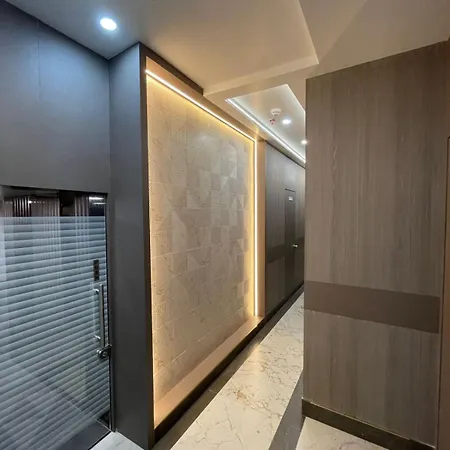 Avirahi Apartment *