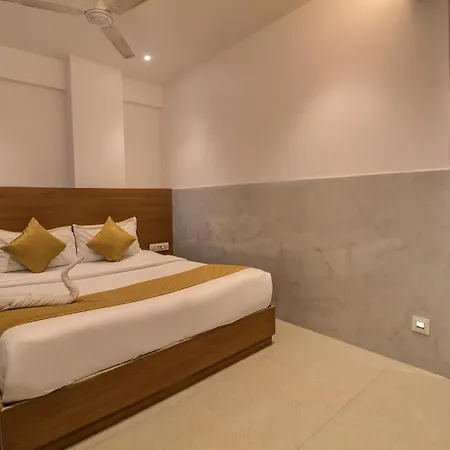 Malad Opposite Malad Railway Station Hotel Mumbai