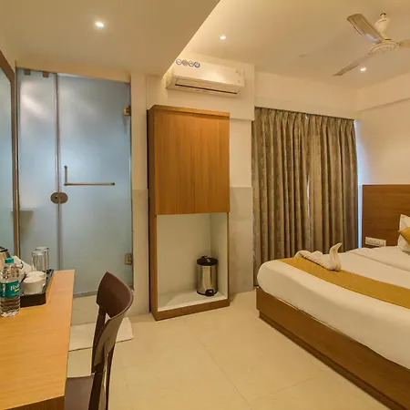 Malad Opposite Malad Railway Station Hotel 3*