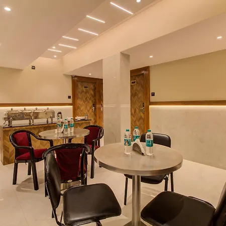 Malad Opposite Malad Railway Station Hotel 3*