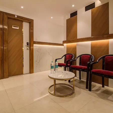 Malad Opposite Malad Railway Station 3* Mumbai