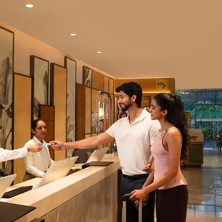 Hilton Garden International Airport Hotel 4*