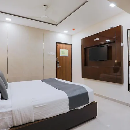 Laaiba Residency Hotel 3*