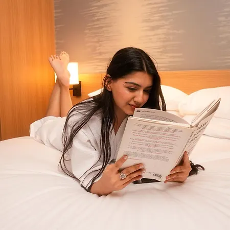 Fairfield By Marriott Andheri West Hotel 4*