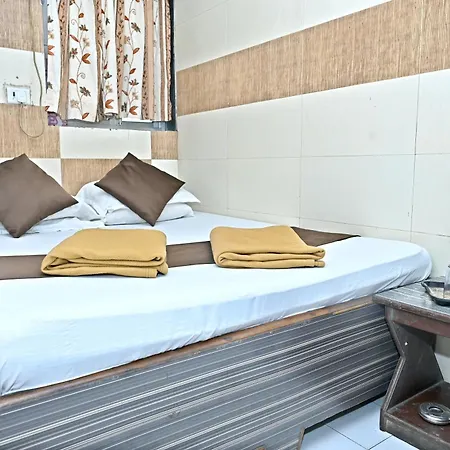 Ajanta Hotel 3*