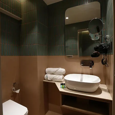 Hotel Indie Nesco Goregaon 4*