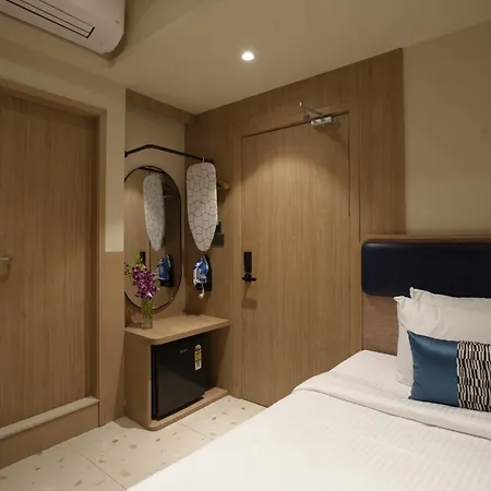 Indie Nesco Goregaon Hotel