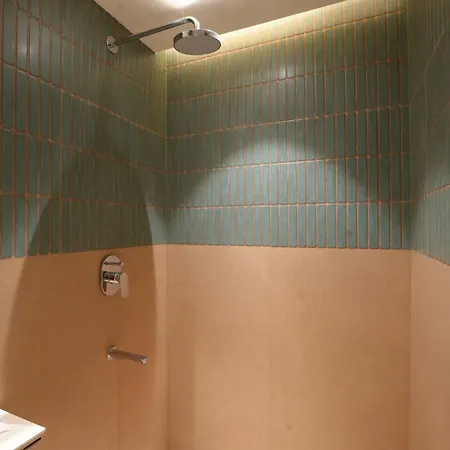 Indie Nesco Goregaon 4*