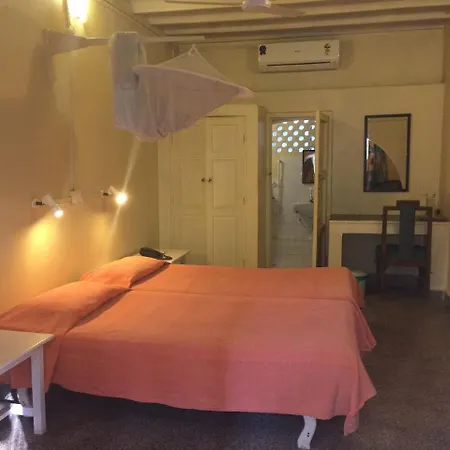 Manoribel Hotel 3*