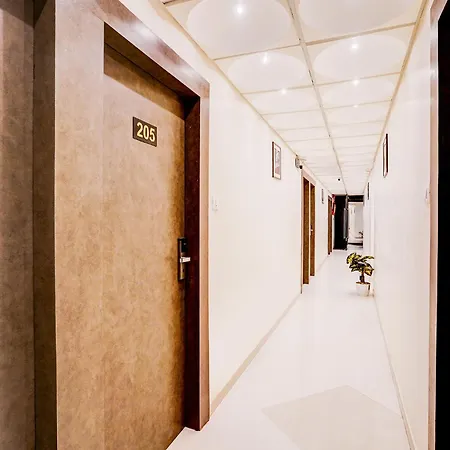 Fabhotel Abrol 3*