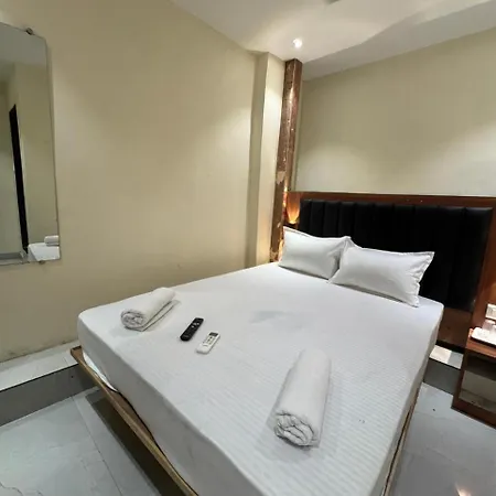 Hotel Royal *