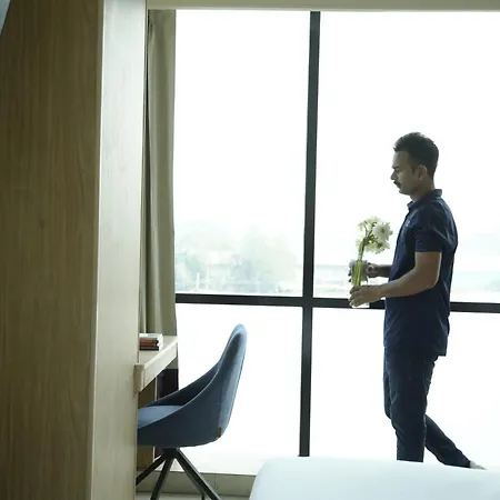 Hotel Indie Nesco Goregaon 4*