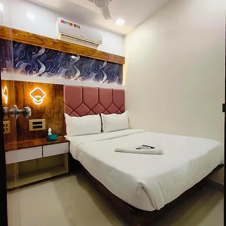 M R Hotel Mumbai