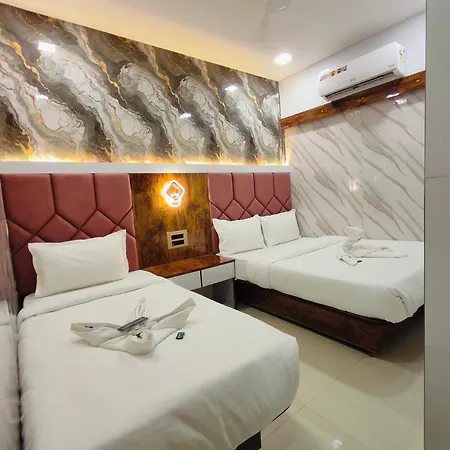 Hotel M R