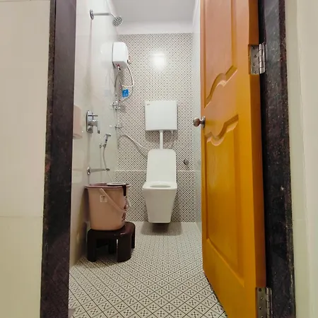 Hotel M R
