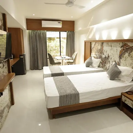 Metro Host Hotel