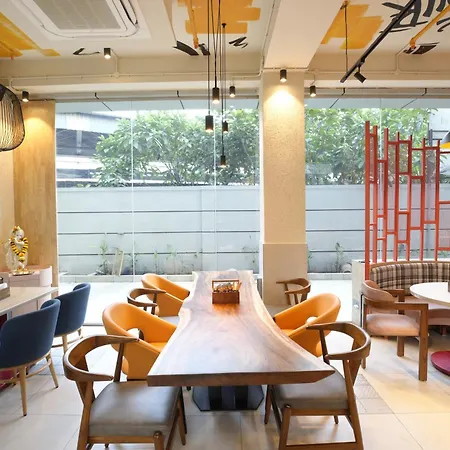 Indie Nesco Goregaon Hotel