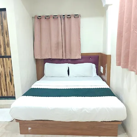 Glow Star Hotel