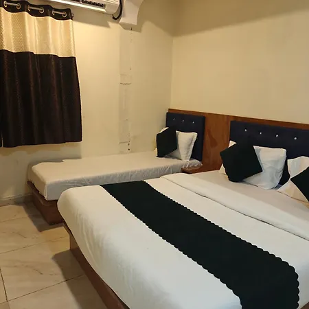 Glow Star Hotel 2*