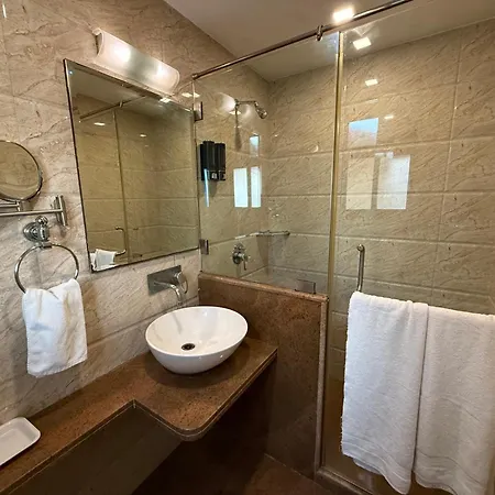 Garden Hotel 3*