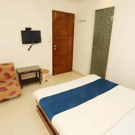 Satellite Hotel *