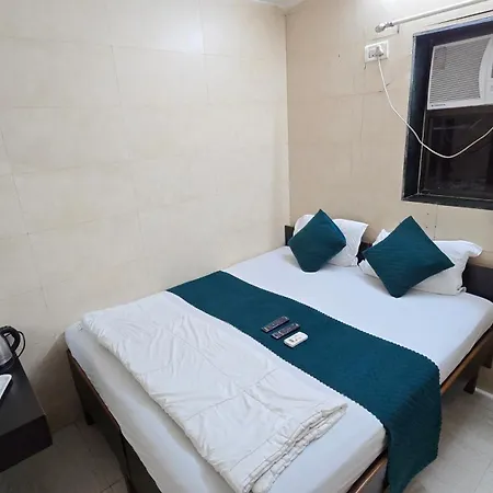 Kamal - Mohammed Ali Road Hotel