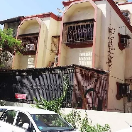 Krish Palace Hotel 2*