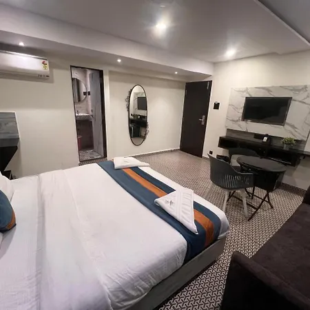 Hotel New Diamond By Glitz