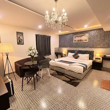 New Diamond By Glitz Hotel 2*