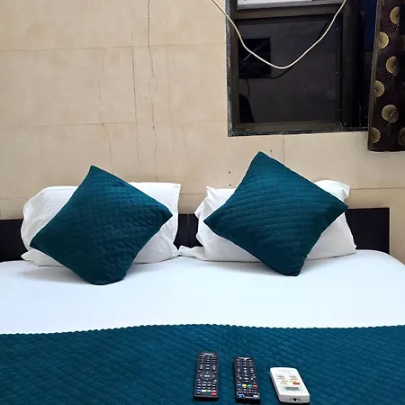 Kamal - Mohammed Ali Road Hotel