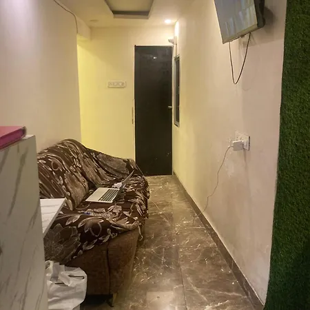 Parle Executive Near Nanavati Hospital - Mumbai