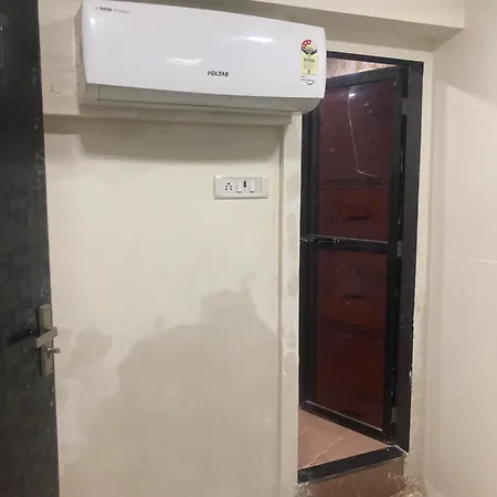 Parle Executive Near Nanavati Hospital - 2* Mumbai