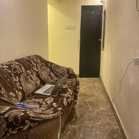 Hotel Parle Executive Near Nanavati Hospital - 2*