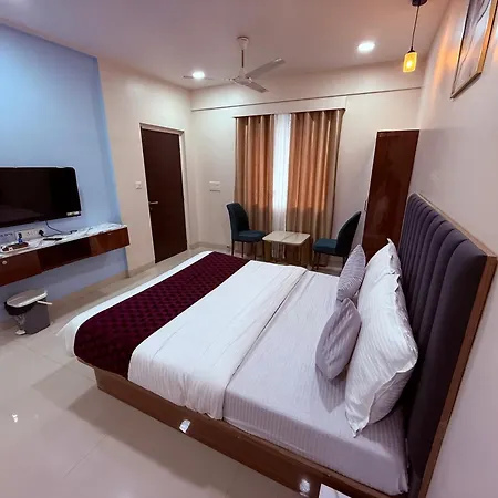 Hotel Silver Leaf - Parle East - Near Airport 3*