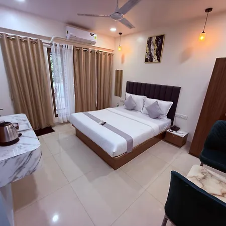 Silver Leaf - Parle East - Near Airport 3*