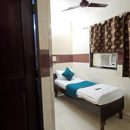 Kamal - Mohammed Ali Road Hotel