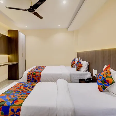 Casa Royal Residency - Exhibition Centre Hotel