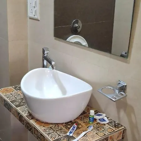 Hotel Divine Residency