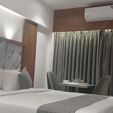 Shine Hospitality Premium Hotel 3*