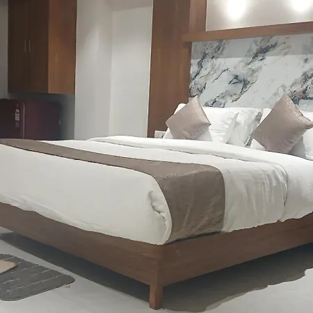 Hotel Shine Hospitality Premium